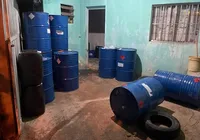 PM descobre laboratório de lança-perfume e apreende 400 litros de loló