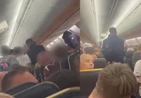 Passageiro é "amarrado" após atrapalhar pouso de avião imagem