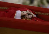 Portal oficial do Vaticano diz que morte de Francisco foi 'discreta' imagem
