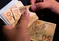 R$ 1.627: governo Lula discute novo valor do salário mínimo imagem