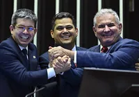 Relator do Orçamento comemora aprovação do projeto no Congresso imagem