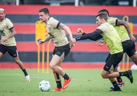 Renato Kayzer pode estrear pelo Vitória contra o Vasco no Barradão imagem