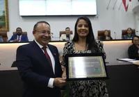 Rowenna Brito recebe título de Cidadã Feirense