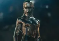 Saiba quem é a Surfista Prateada mulher no novo Quarteto Fantástico imagem
