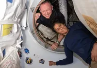 Sem hora extra: astronautas presos no espaço receberam salário normal imagem