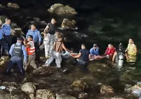 Socorristas procuram mulher desaparecida em acidente de avião imagem