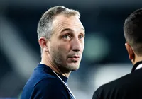 "Também fomos prejudicados", diz Santoro sobre arbitragem no Ba-Vi imagem
