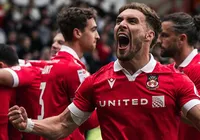 Time de Ryan Reynolds, Wrexham tem acesso histórico à Championship imagem