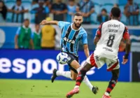 Torcida do Vitória faz boneco de Judas com foto de Wagner Leonardo imagem