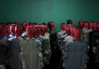 Tradicionais bonecos do 'Judas' já estão à venda para a Semana Santa imagem