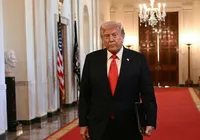 Trump ataca presidente do Fed e diz que ele é muito lento imagem