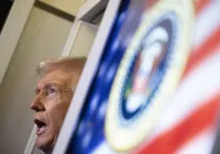 Trump diz que prisão de líder estudantil pró-palestino foi 'a primeira de muitas' imagem