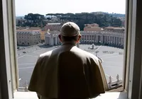 VÍDEO: Na pandemia, Papa Francisco rezou sozinho na Praça de São Pedro imagem