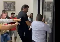 VÍDEO: vereadores trocam socos em sessão na Câmara imagem