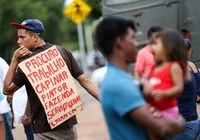 Venezuela anuncia repatriações dos EUA em meio à crise de imigração imagem