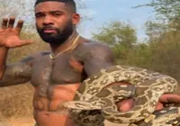 Vídeo: homem viraliza na web por domar animais com as próprias mãos imagem