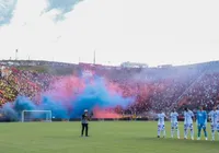 Vitória rescinde contrato com empresa responsável pela fumaça azul imagem