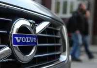 Volvo planeja demitir 800 funcionários nos EUA após tarifaço de Trump imagem