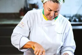 Albacora Confitada: Tereza Paim ensina receita para Semana Santa; assista - Imagem