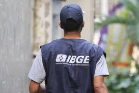 IBGE abre processo seletivo para vagas com salários de até R$ 3,3 mil - Imagem