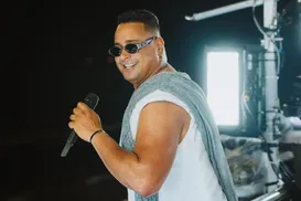 Xanddy leva roda de samba à Flórida com show intimista - Imagem