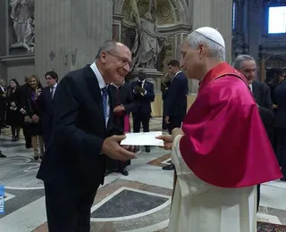Alckmin se encontra com Papa Leão XIV e entrega convite