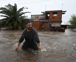 Após tempestades, mais de 2 mil pessoas são evacuadas na Argentina