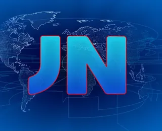 Apresentadora do Jornal Nacional revela gravidez ao vivo; assista