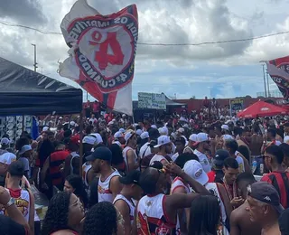 Ba-Vi: Torcida rubro-negra faz a festa no estacionamento do Barradão