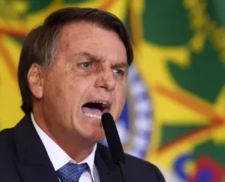 Bolsonaro admite conversa com militares sobre estado de sítio