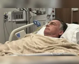 Bolsonaro tem 'boa evolução clínica' e melhora, diz boletim médico