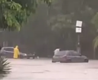 Chuva causa estragos no sul da Bahia com chegada de frente fria