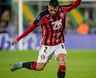 Claudinho ressalta momento individual no Vitória: "Aprimorado mais"