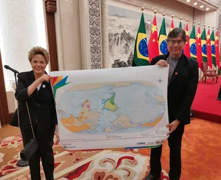 Com Brasil no centro, Dilma exibe novo mapa-múndi polêmico na China