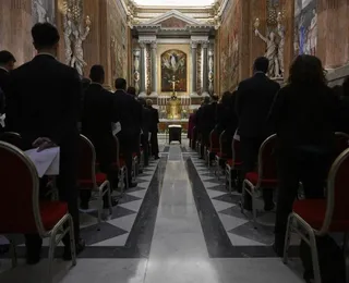 Conclave: cardeais iniciam isolamento para escolha do novo papa