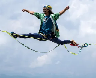 Correndo a 100m de altura: conheça baiano campeão mundial de slackline