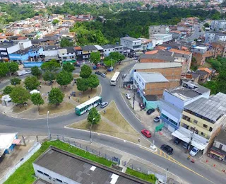 Duas pessoas são baleadas durante tiroteio em supermercado de Salvador