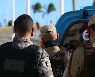 Dupla suspeita de roubar turistas na região da Barra é presa