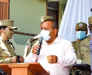 Ex-prefeito baiano recua de candidatura em 2026