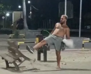 Homem destrói equipamentos em praça do município de Catu; veja vídeo