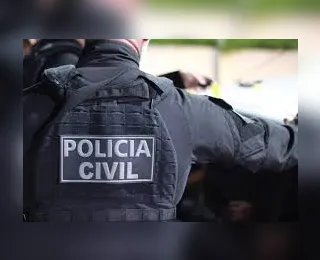 Homem se entrega à polícia após tentar matar ex-mulher a facadas