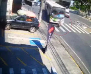 Idosa de 91 anos é atropelada por ônibus e sobrevive