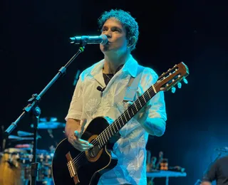 JV30: Jorge Vercillo emociona fãs em show na Concha Acústica