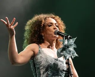 Laila Garin revive Elis Regina e desafia o Brasil do esquecimento