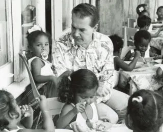 Mesmo sem nunca ter sido pai biológico, Divaldo Franco adotou quase 700 filhos