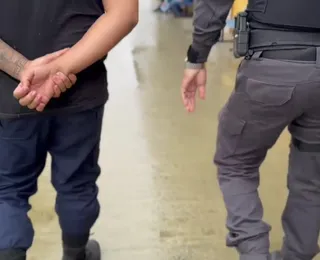 Monitor tenta levar celular para conjunto penal em Salvador e acaba preso