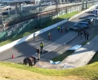 Motociclista morre após bater em poste e cair de viaduto em Salvador