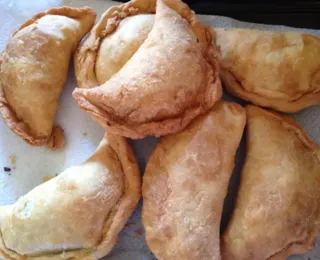 Mulher envenena pasteis e mata 40 membros de facção criminosa