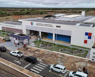 Nova escola em tempo integral e obras viárias são entregues na Bahia