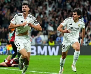 Real Madrid vence com gol no fim e adia festa do Barcelona na La Liga